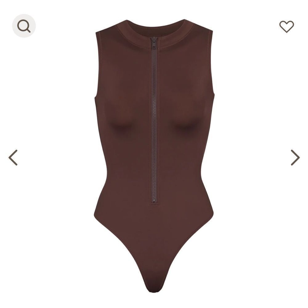 NWT SKIMS iece Swimsuits
ZIP FRONT SLEEVELESS ONE PIECE